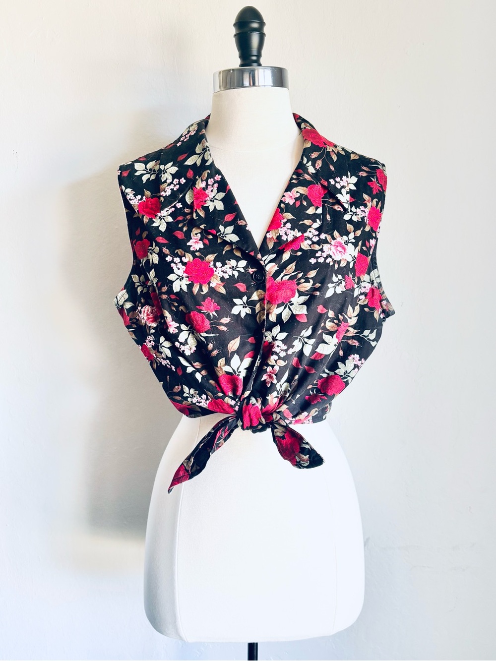 Sleeveless Black Floral Button Down Tie-Front Crop Top with Pink Accents